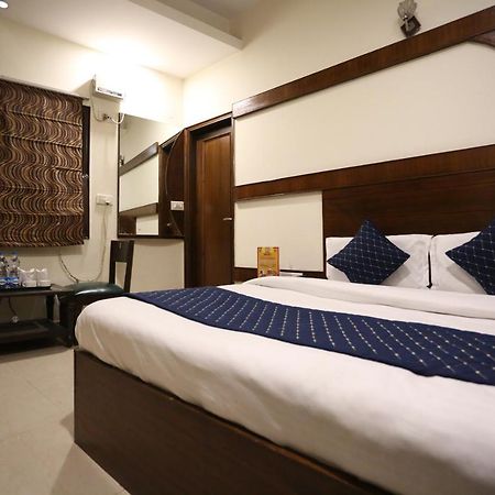 Hotel Gaylord International - New Delhi Buitenkant foto