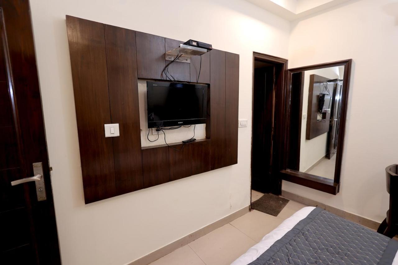 Hotel Gaylord International - New Delhi Buitenkant foto