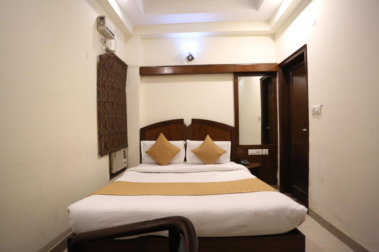 Hotel Gaylord International - New Delhi Buitenkant foto