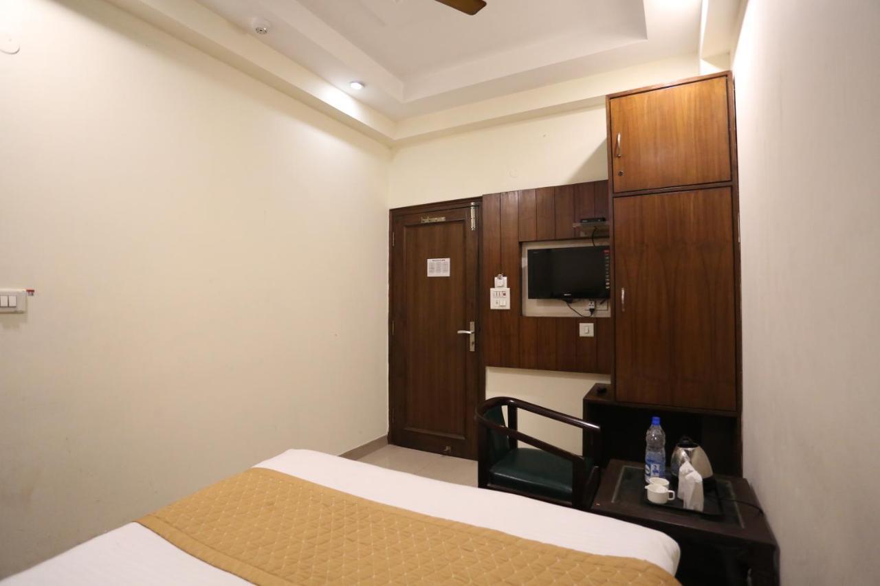 Hotel Gaylord International - New Delhi Buitenkant foto