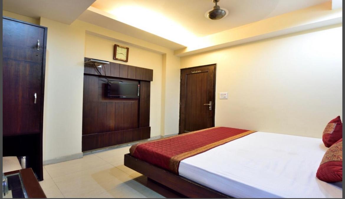 Hotel Gaylord International - New Delhi Buitenkant foto