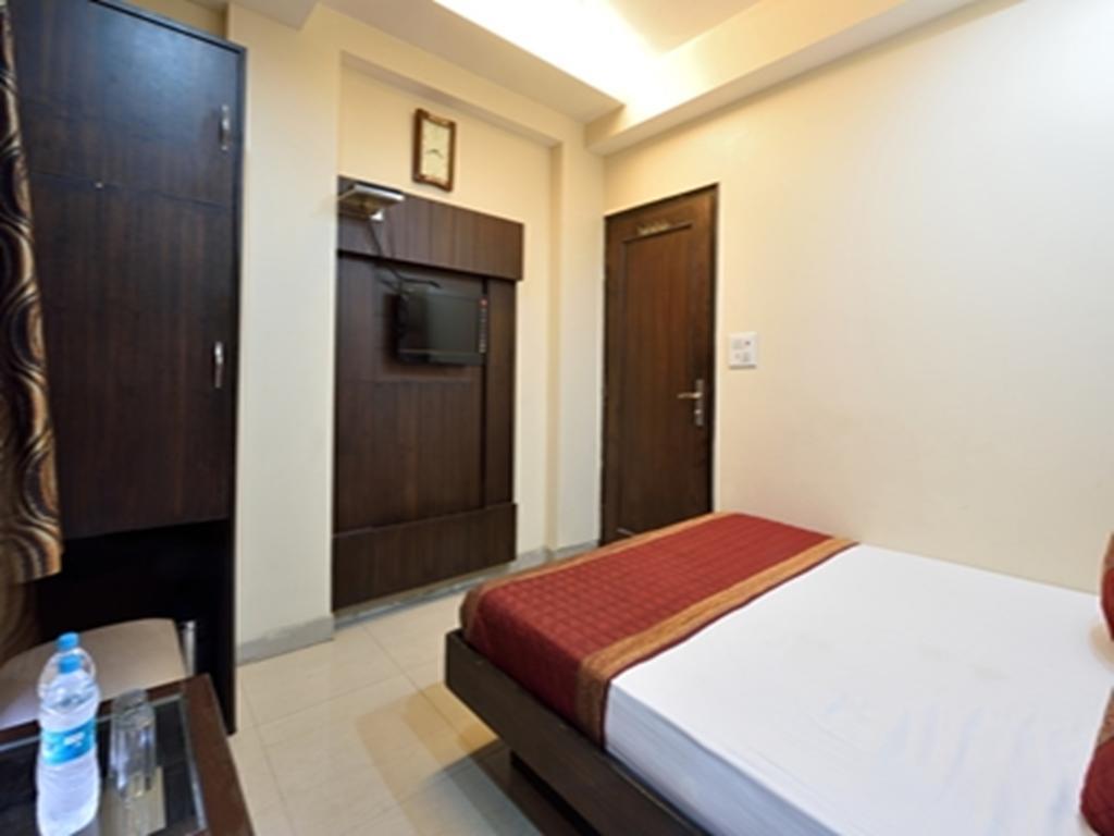 Hotel Gaylord International - New Delhi Buitenkant foto