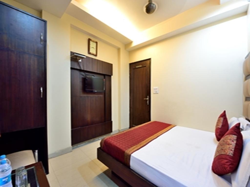 Hotel Gaylord International - New Delhi Buitenkant foto